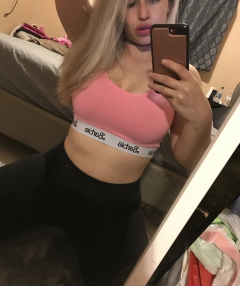 Lolababe OnlyFans Picture