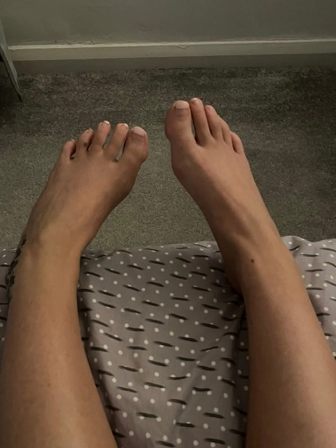 My toes are yours