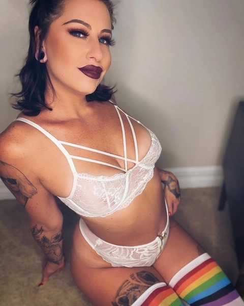 XjustJulieX OnlyFans Picture