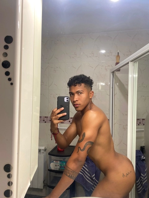 León ? OnlyFans Picture