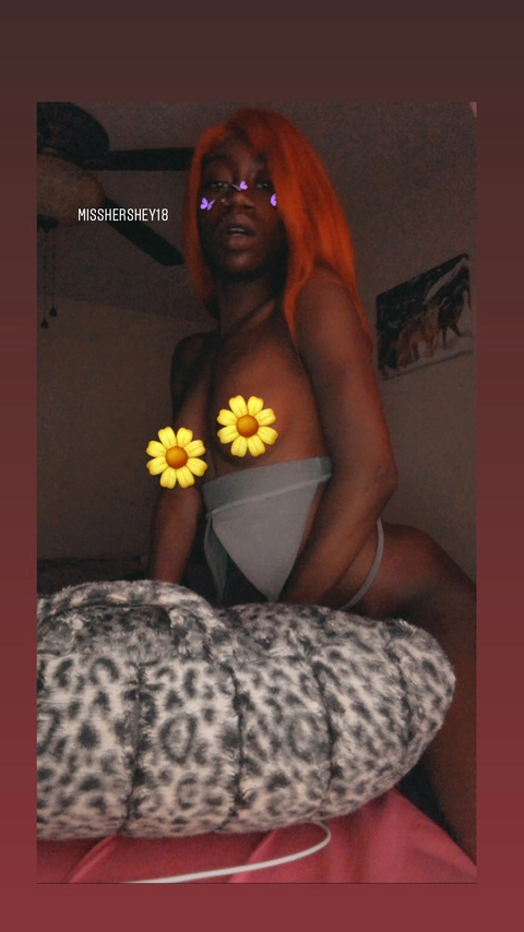 Misshershey18 OnlyFans Picture