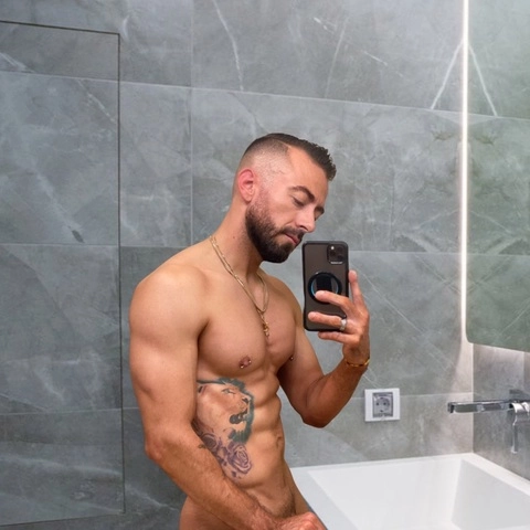 Erik OnlyFans Picture