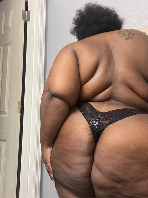 Chocolate Bxtch? OnlyFans Picture