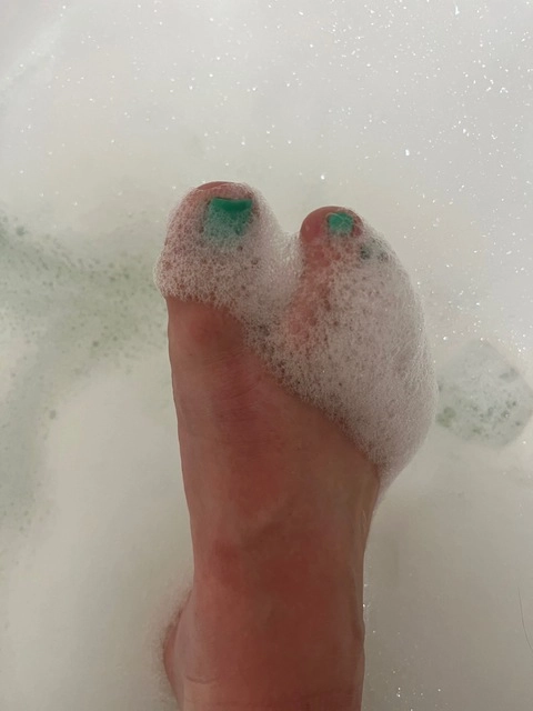 Feet4days OnlyFans Picture
