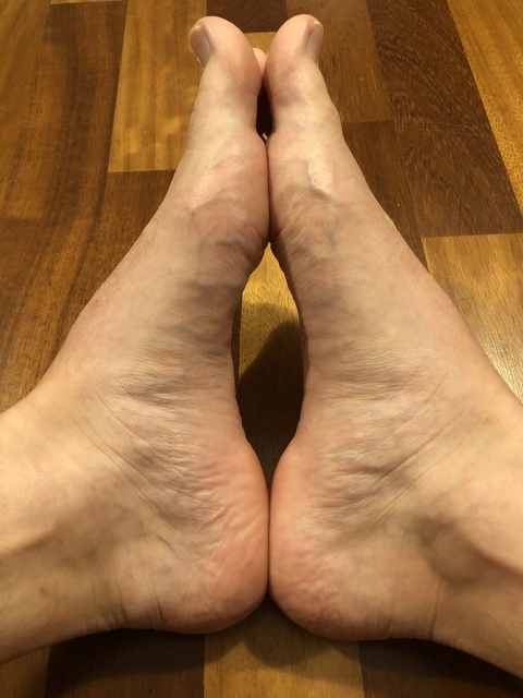 Lovely Male Feet