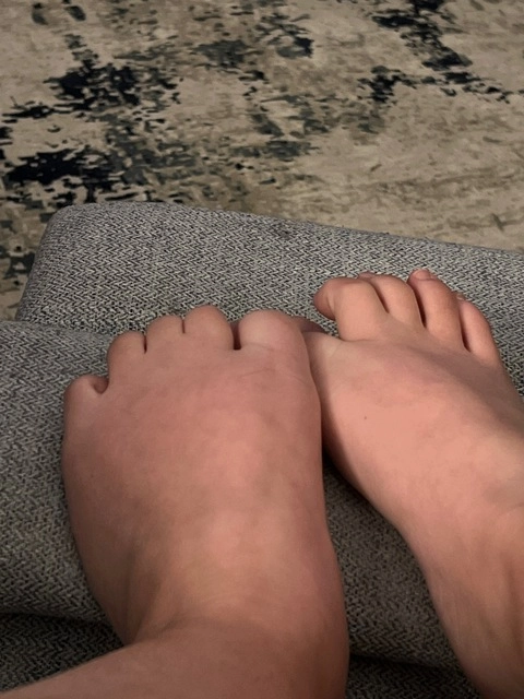Feet121 OnlyFans Picture