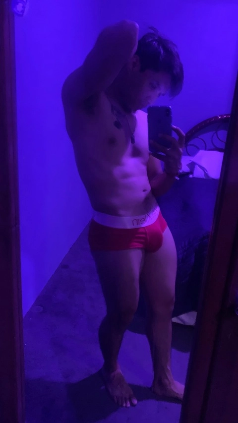 Oscar Reyes OnlyFans Picture