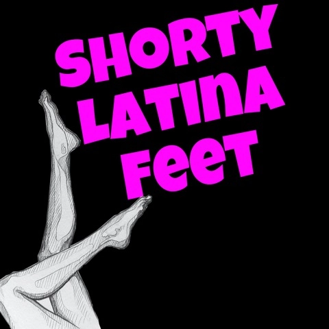 Shorty Latina Feet