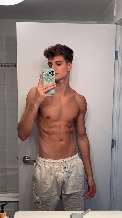 Ethan P OnlyFans Picture