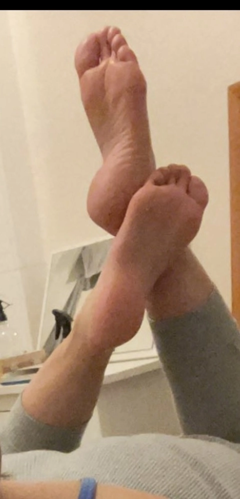 Feet4fans OnlyFans Picture