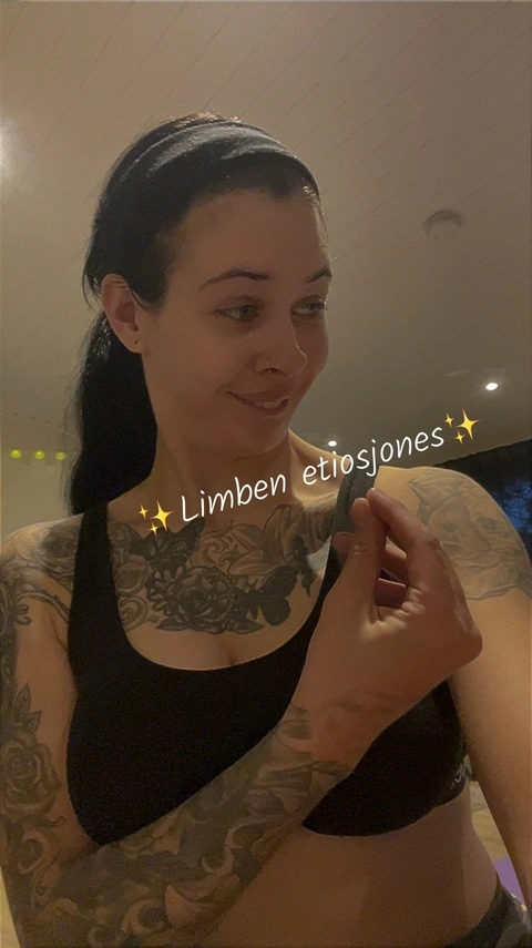 Tara OnlyFans Picture