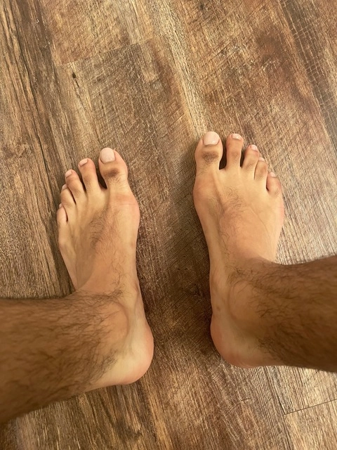 Stroke and toes OnlyFans Picture