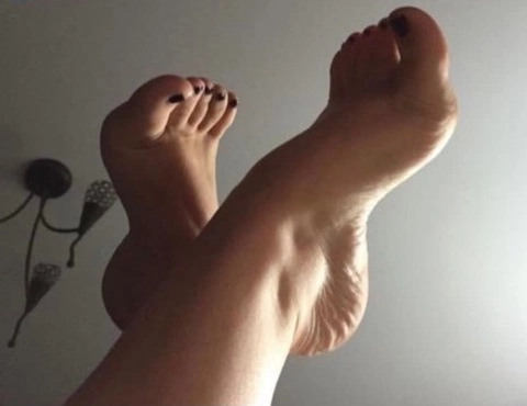 Lisa Toes OnlyFans Picture