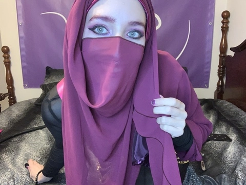 Malika Amira 💖 Muslim FinDomme ☪️ OnlyFans Picture