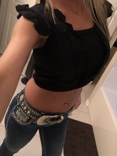 MayAnn OnlyFans Picture