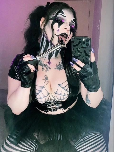 Your Favorite Goth Slut 🖤