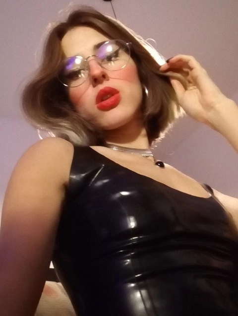 SASHA ⛓CUTE✨SADIST OnlyFans Picture