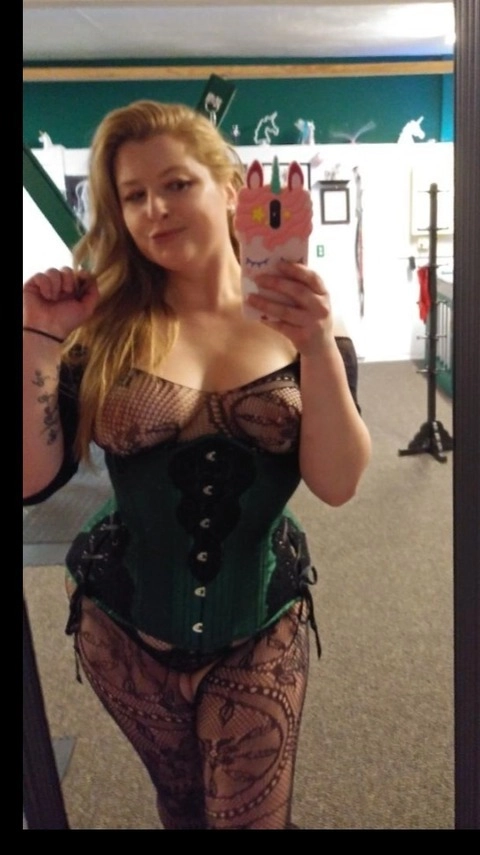 Mistress Molly OnlyFans Picture