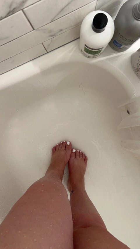 Ms.S and Her Lovely White Polished Toes OnlyFans Picture