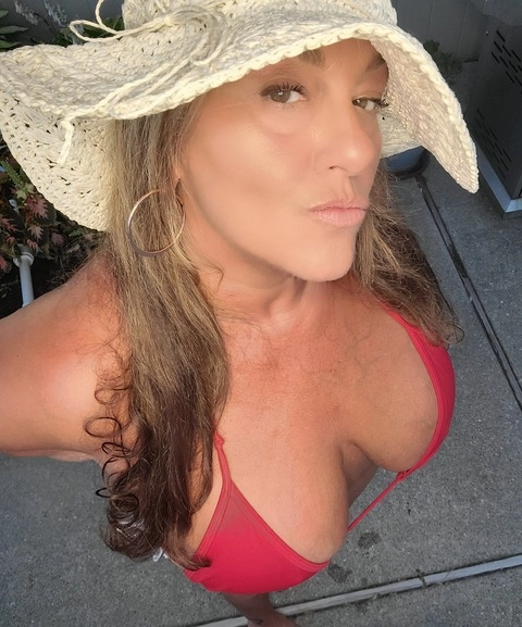 One Sexy Hotwife