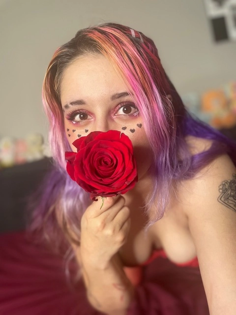 Mona Flowers FREE OnlyFans Picture