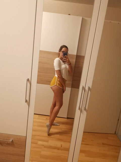 Lina OnlyFans Picture