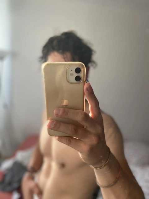 tom OnlyFans Picture