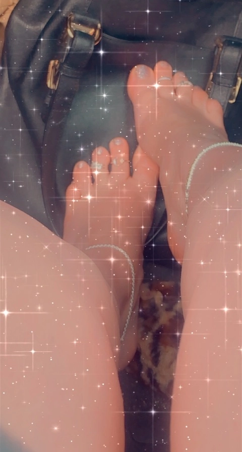 Barefoot Bunny🐰 OnlyFans Picture