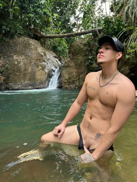 andres garzon OnlyFans Picture