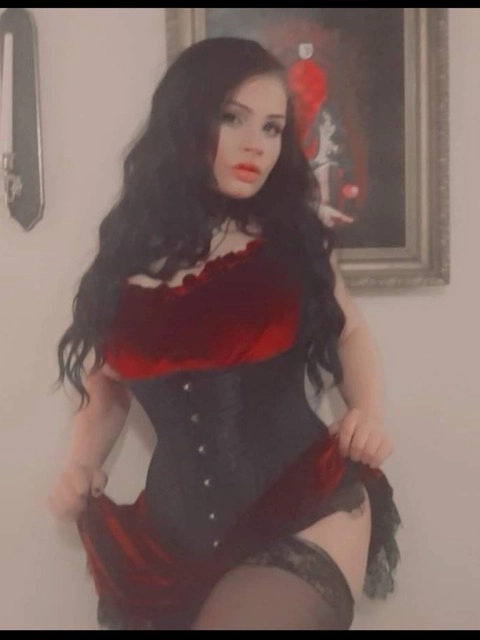 The Vampire Queen 🥀 OnlyFans Picture