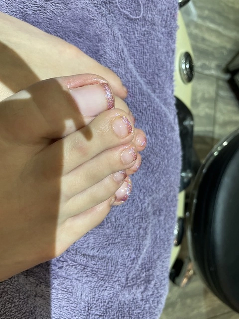 cute feet and nails