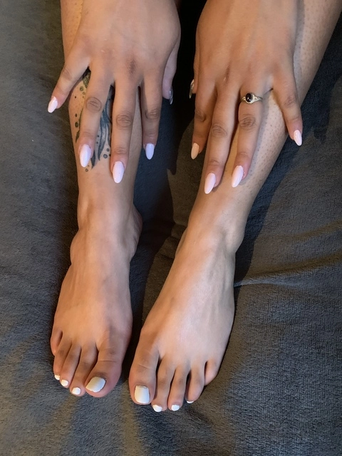 Mel Feet OnlyFans Picture