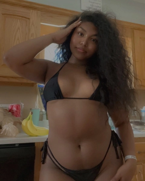 Liyah OnlyFans Picture