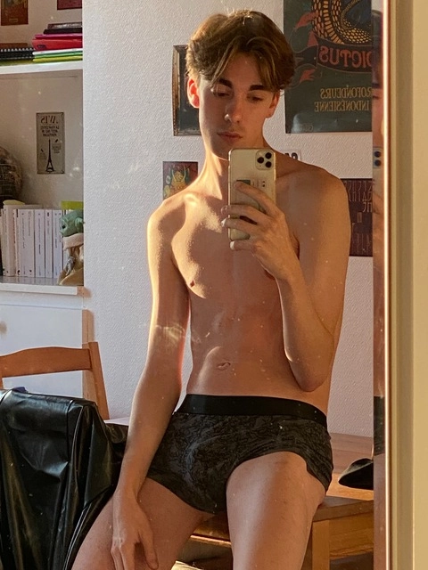 Frtwink OnlyFans Picture