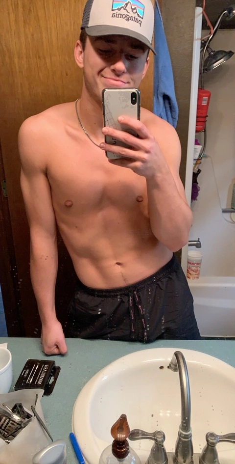 Brad OnlyFans Picture