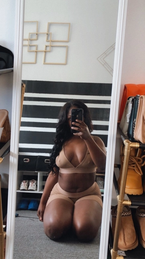 Baby Girl 🧡 OnlyFans Picture