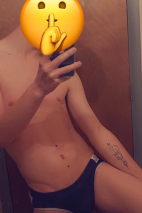 Blond_twink00 OnlyFans Picture