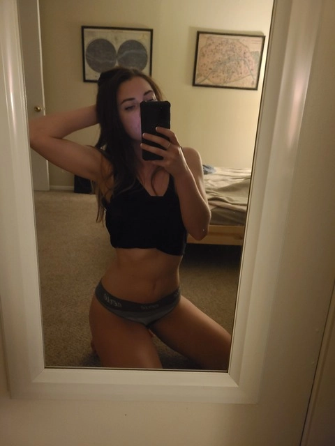 Olivia OnlyFans Picture