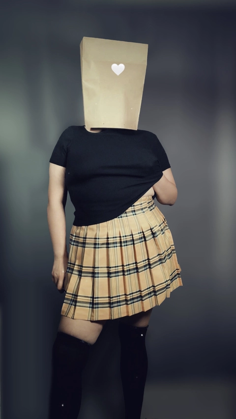 Paper Bag Girl OnlyFans Picture