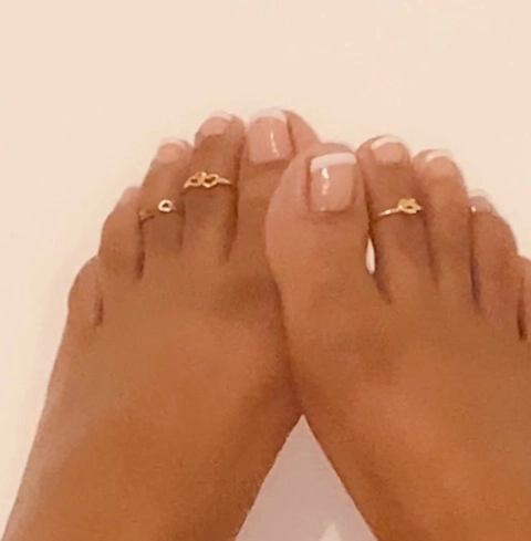 Bare My Sole And Toes OnlyFans Picture