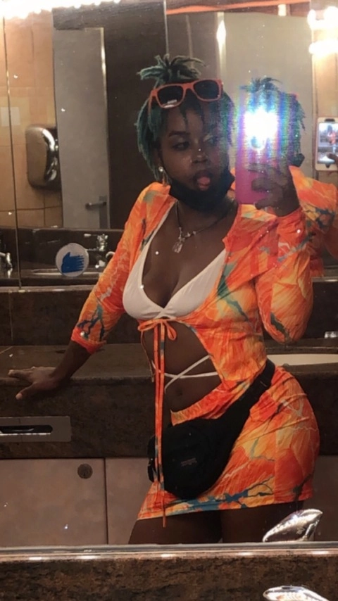 𝓝𝓪𝓳𝓪 𝔻𝕒𝔻𝕚𝕔𝕔ℝ𝕚𝕕𝕚𝕟 𝕊𝕖𝕟𝕤𝕚 🥷🏾🤸🏾‍♀️💦 OnlyFans Picture