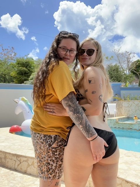 Evelyn & Madison OnlyFans Picture