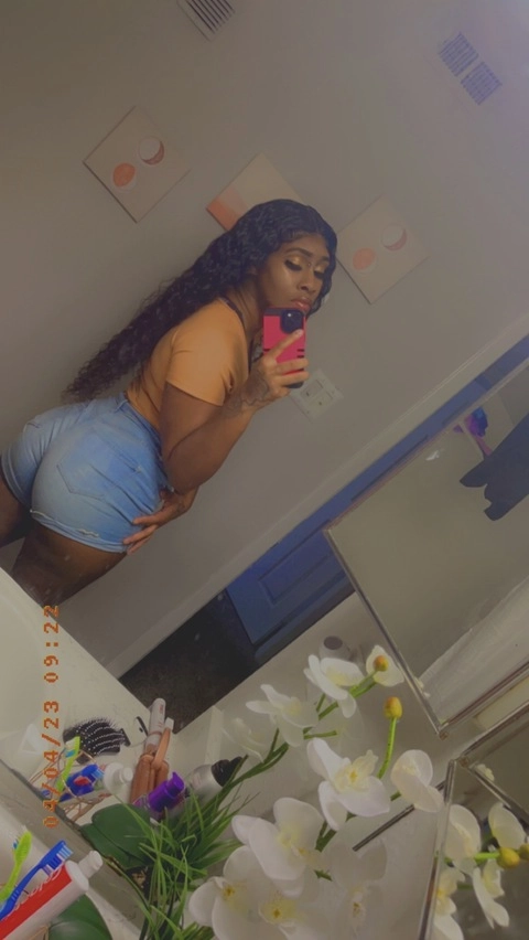 Foreignthaababyy OnlyFans Picture