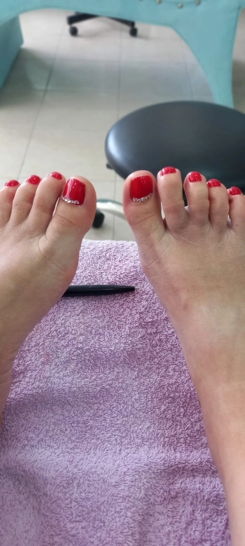 Sexy Feet OnlyFans Picture