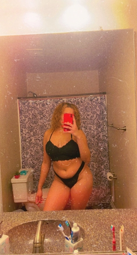 Glenazia OnlyFans Picture