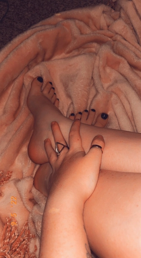 Feet For Days 🦶🏻