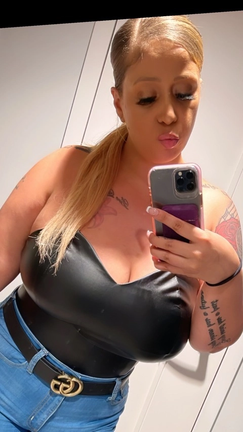 Alexis love free       DM FEE $10 OnlyFans Picture