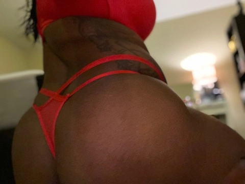 MiszTrini 🇹🇹 OnlyFans Picture