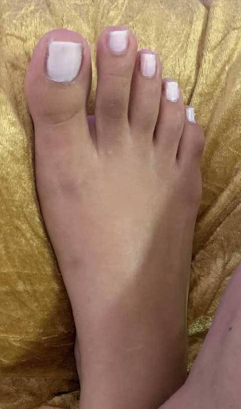 See toes in food OnlyFans Picture